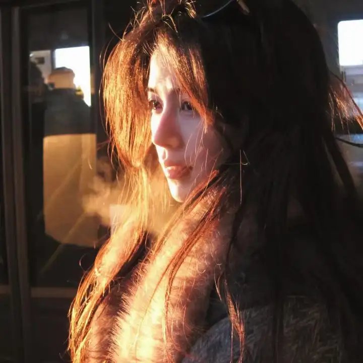 毛衣女郎封面